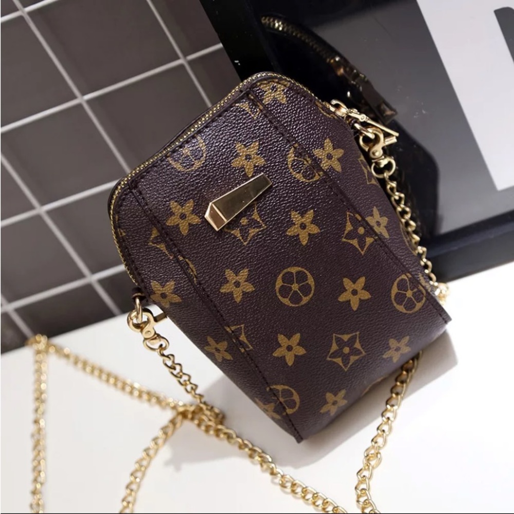 Crossbody bags